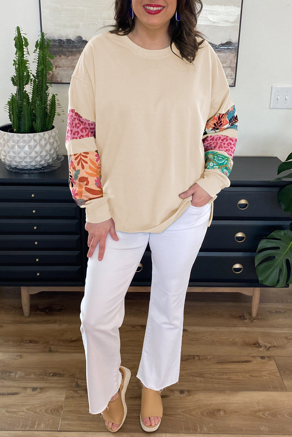 Beige Plus Size Printed Patchwork Sleeve Split Sweatshirt