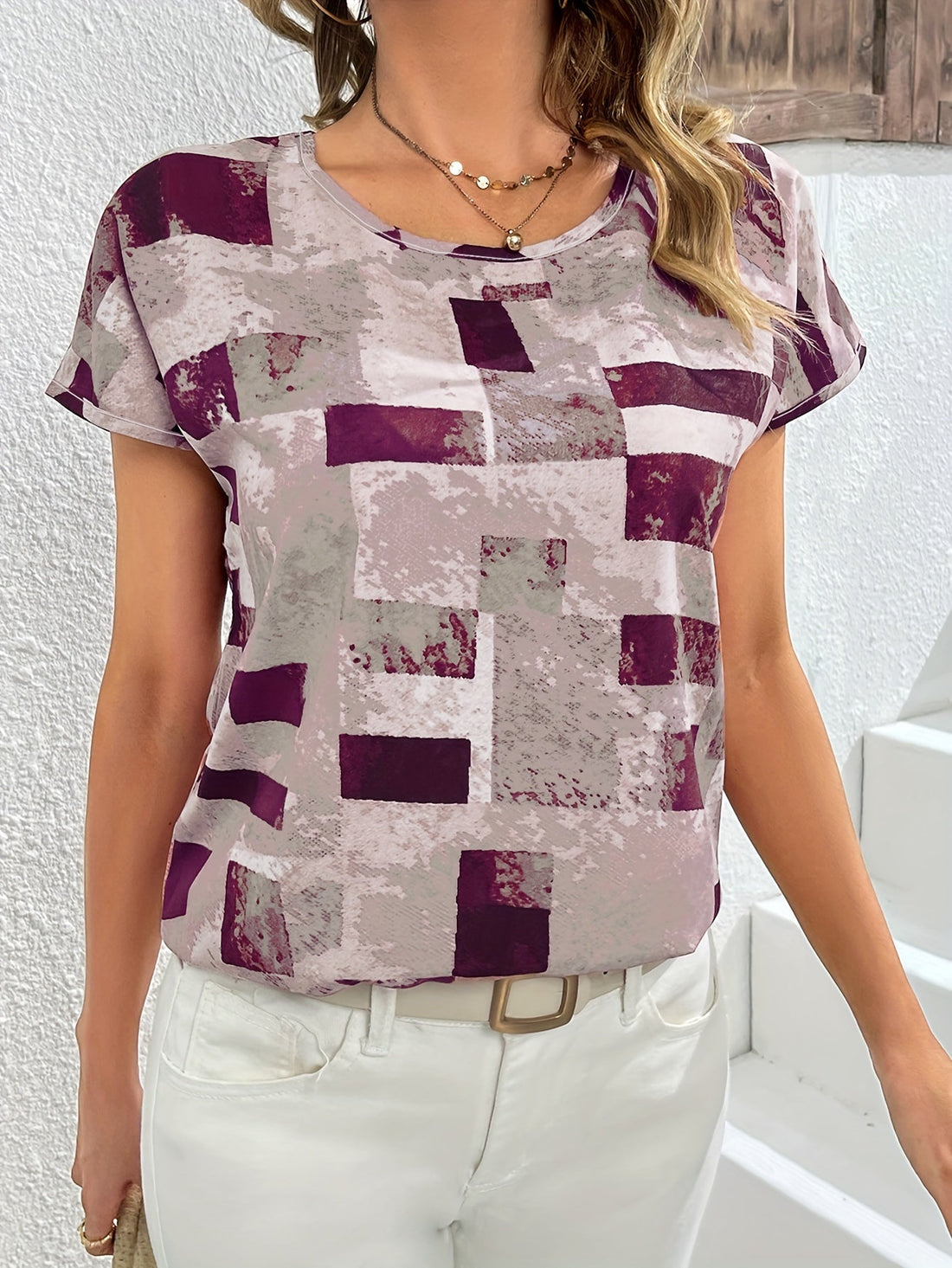 Stylish Geometric Print Blouse - Comfortable Crew Neck Short Sleeve Top